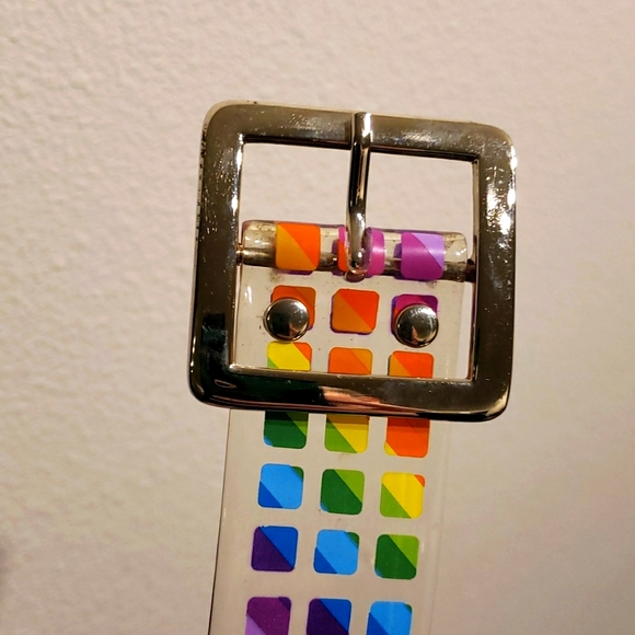 Vintage belt, rainbow squares. Clear flexible vinyl, silver tone hardware - Picture 4 of 7